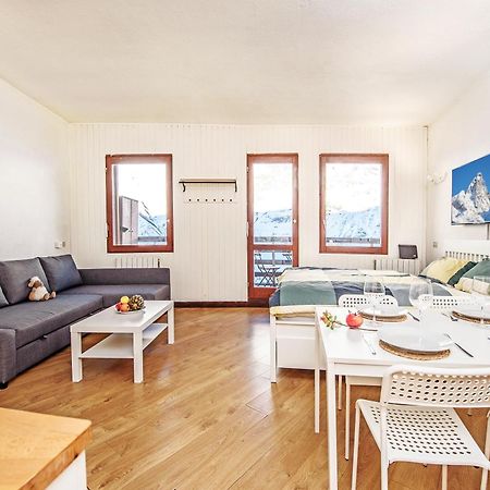 Erikzang - Cervinia Ski In Ski Out Apartments بيريوِل تْشيرفينيا المظهر الخارجي الصورة
