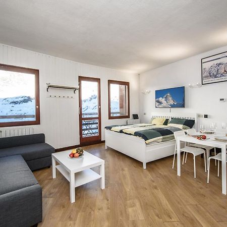 Erikzang - Cervinia Ski In Ski Out Apartments بيريوِل تْشيرفينيا المظهر الخارجي الصورة