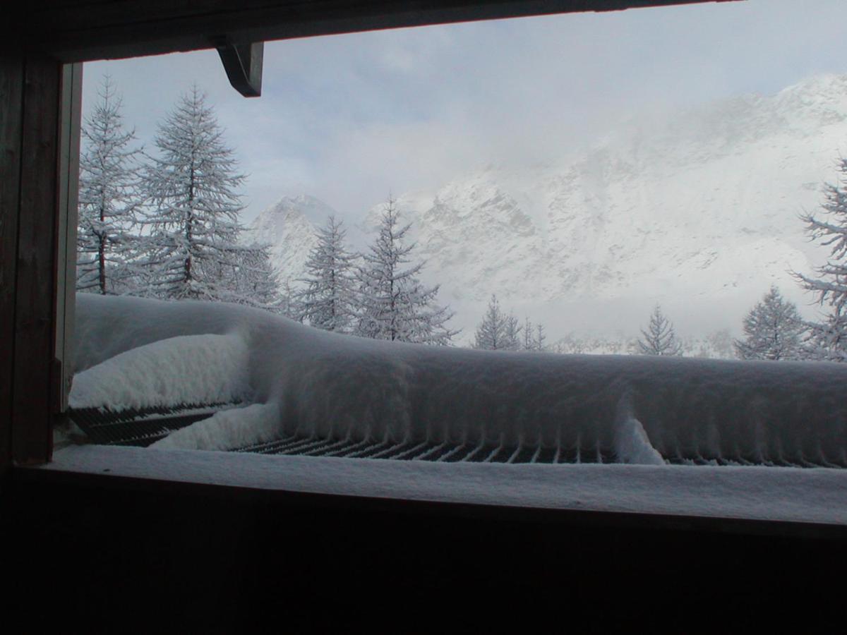 Erikzang - Cervinia Ski In Ski Out Apartments بيريوِل تْشيرفينيا المظهر الخارجي الصورة