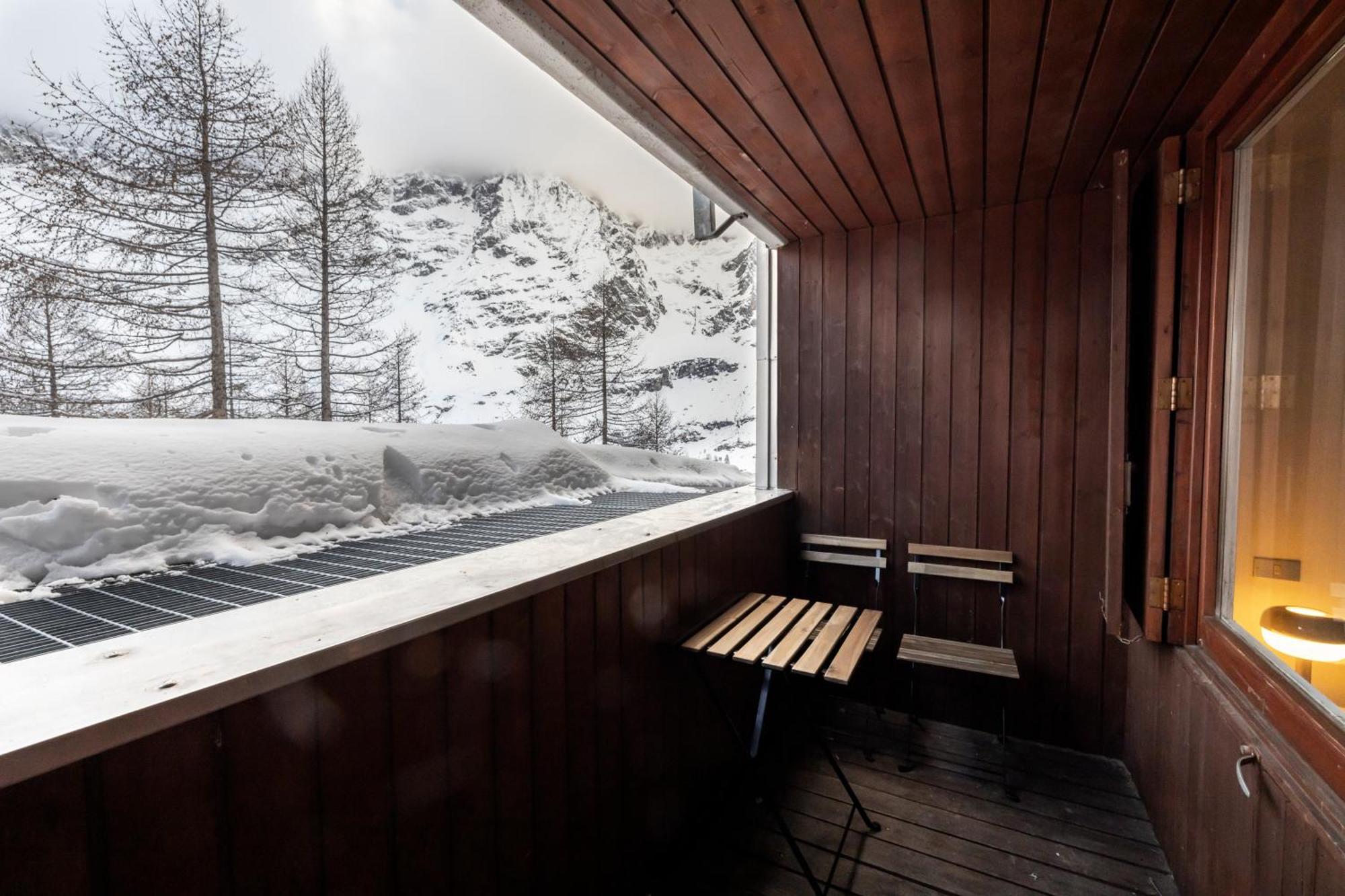 Erikzang - Cervinia Ski In Ski Out Apartments بيريوِل تْشيرفينيا المظهر الخارجي الصورة