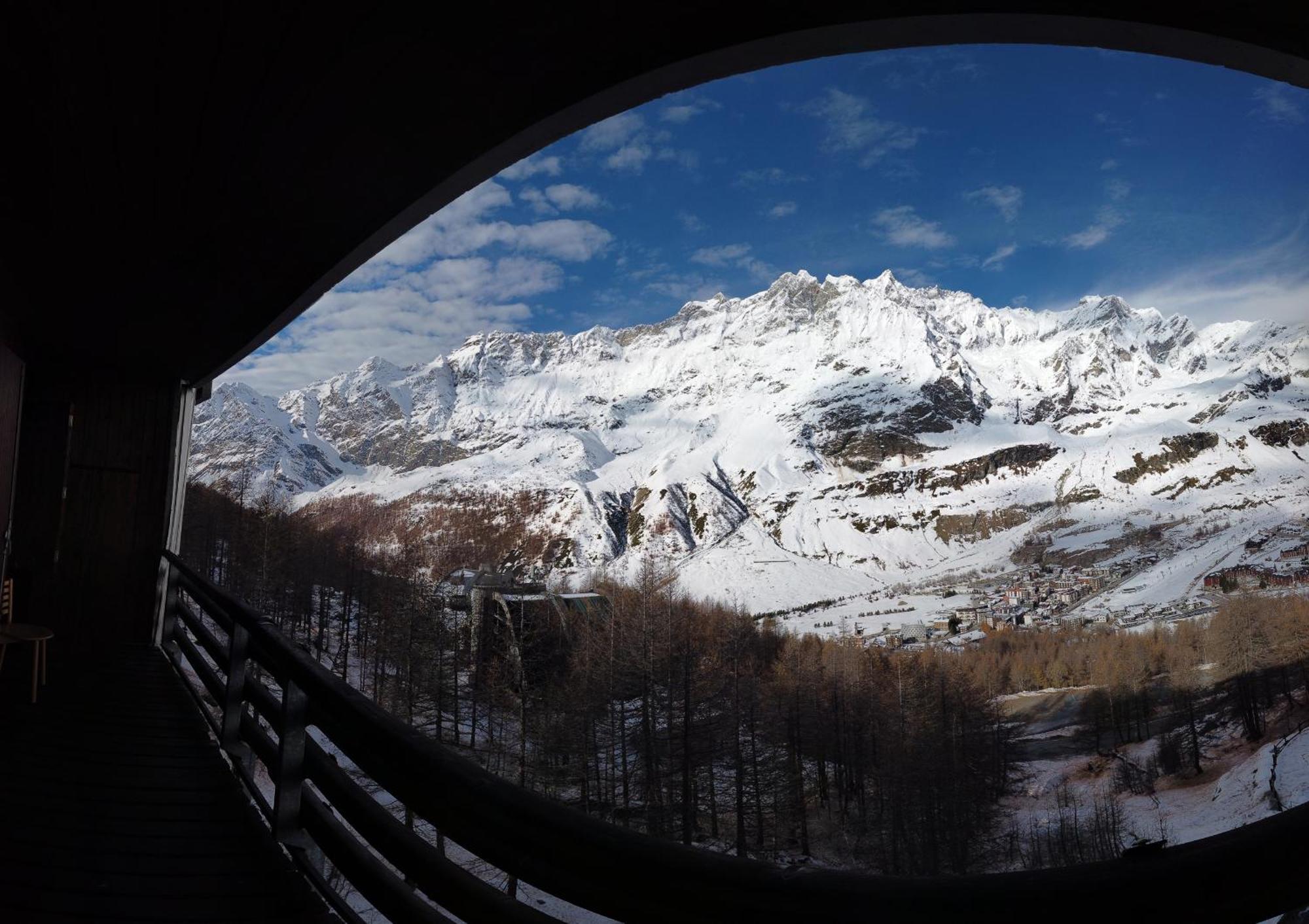 Erikzang - Cervinia Ski In Ski Out Apartments بيريوِل تْشيرفينيا المظهر الخارجي الصورة