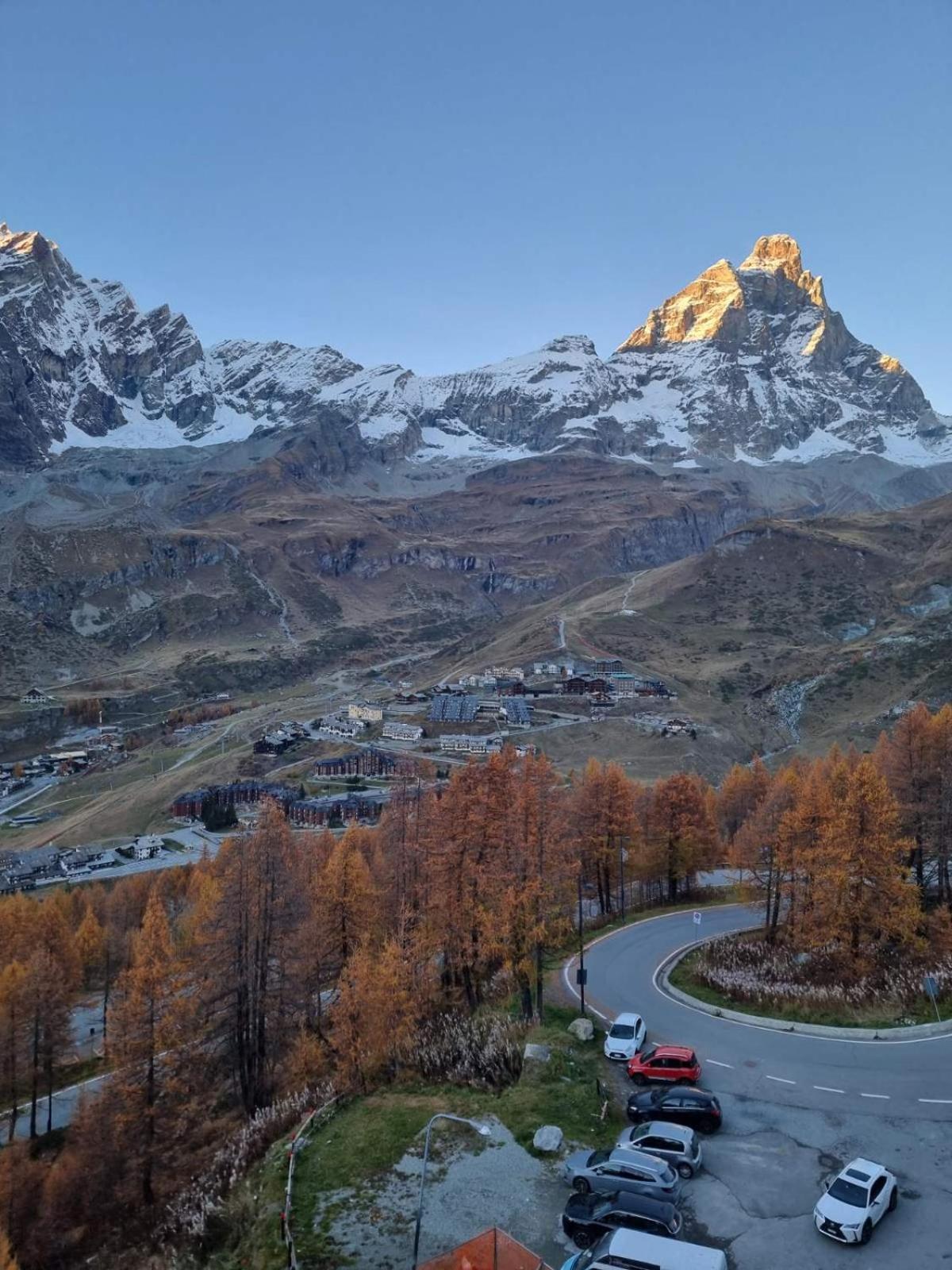 Erikzang - Cervinia Ski In Ski Out Apartments بيريوِل تْشيرفينيا المظهر الخارجي الصورة