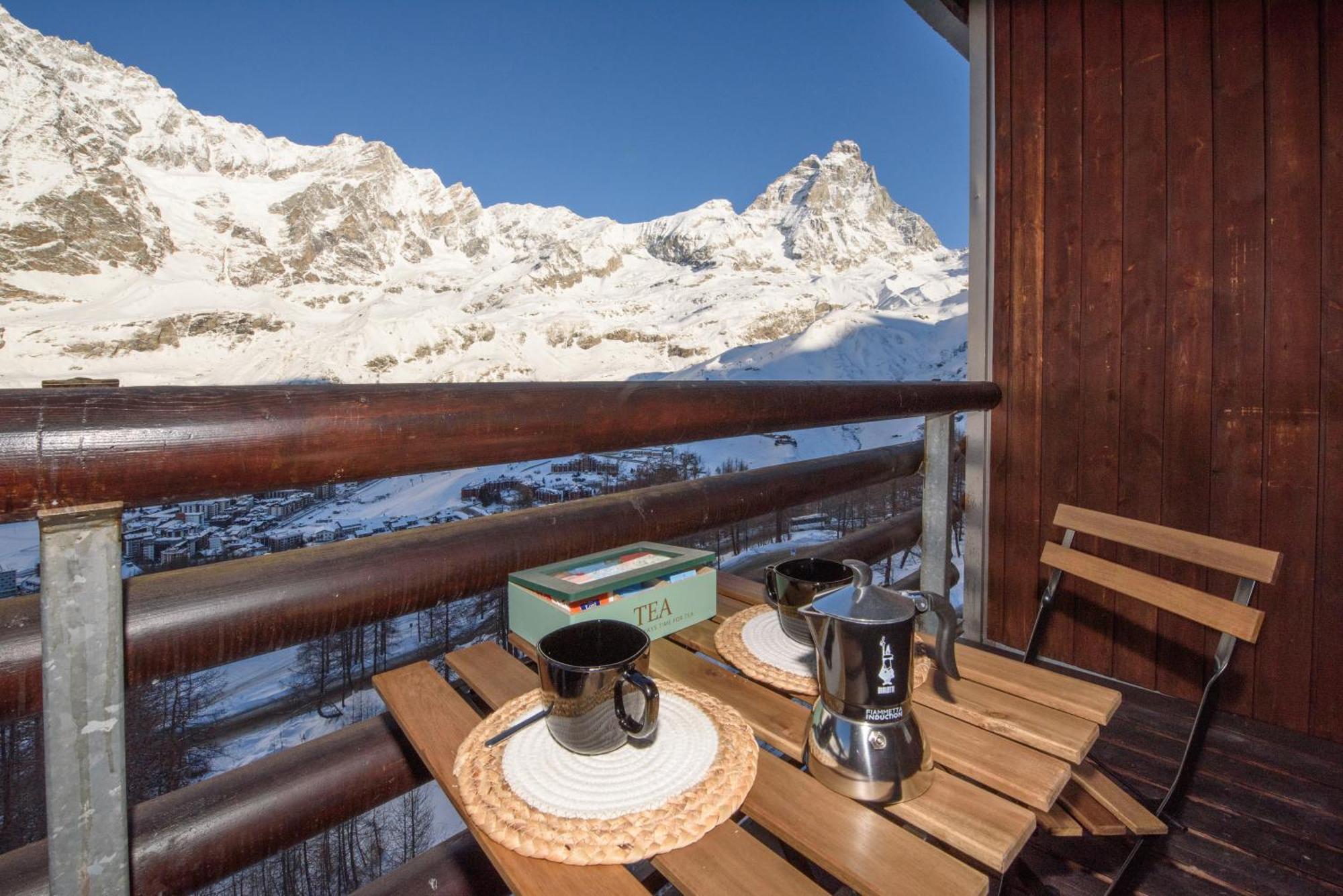 Erikzang - Cervinia Ski In Ski Out Apartments بيريوِل تْشيرفينيا المظهر الخارجي الصورة