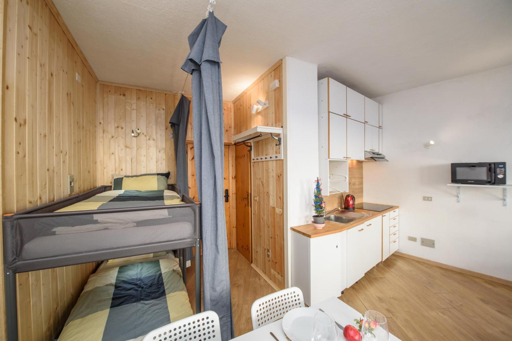 Erikzang - Cervinia Ski In Ski Out Apartments بيريوِل تْشيرفينيا المظهر الخارجي الصورة