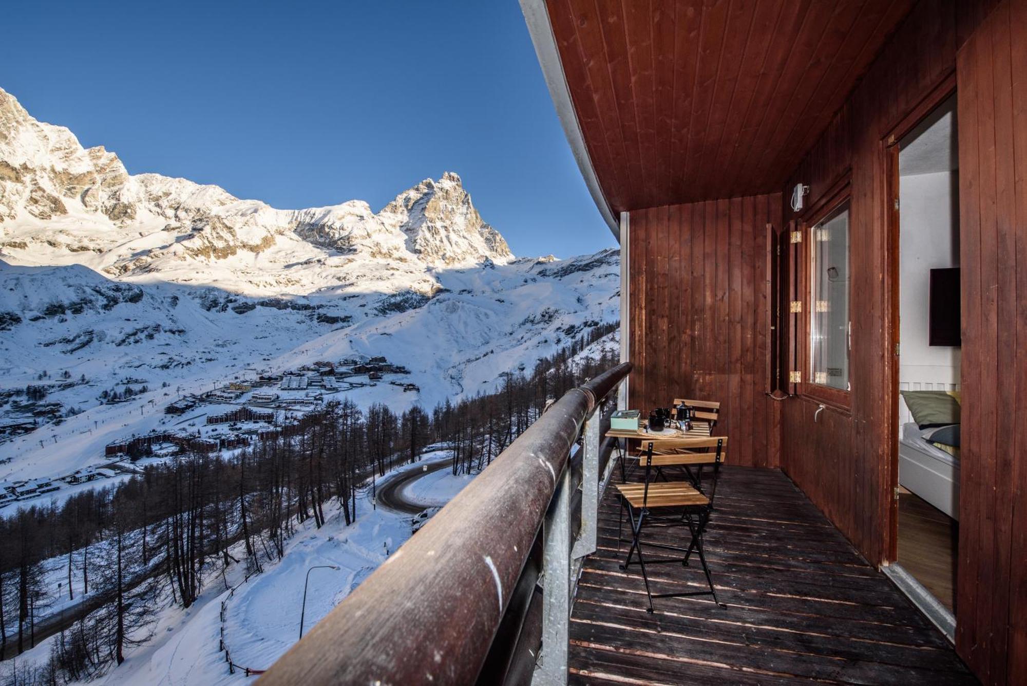 Erikzang - Cervinia Ski In Ski Out Apartments بيريوِل تْشيرفينيا المظهر الخارجي الصورة